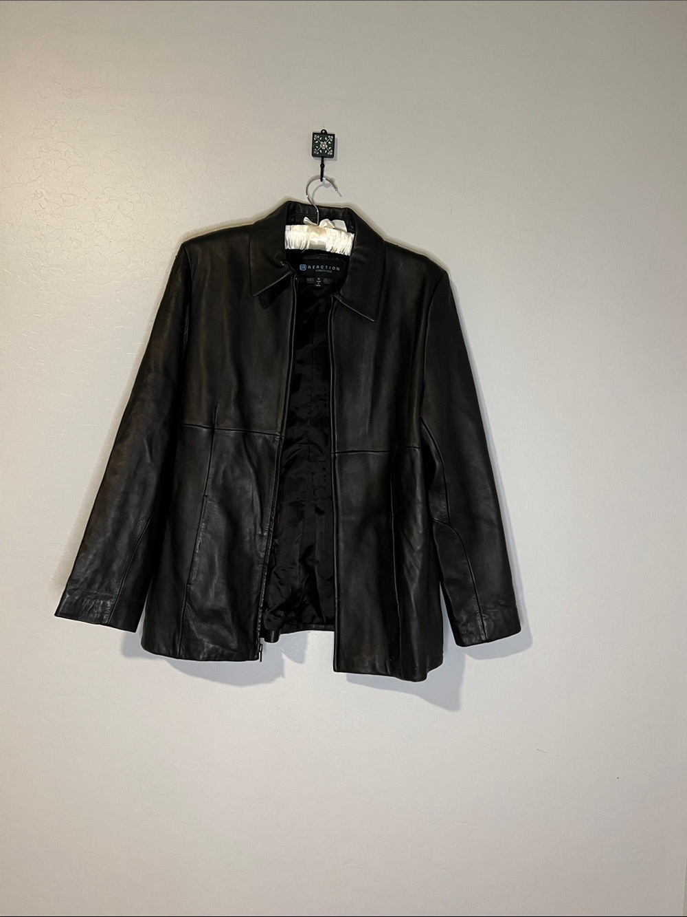 Vintage 90s Kenneth Cole Black 100% genuine Leather Zip-Front Jacket